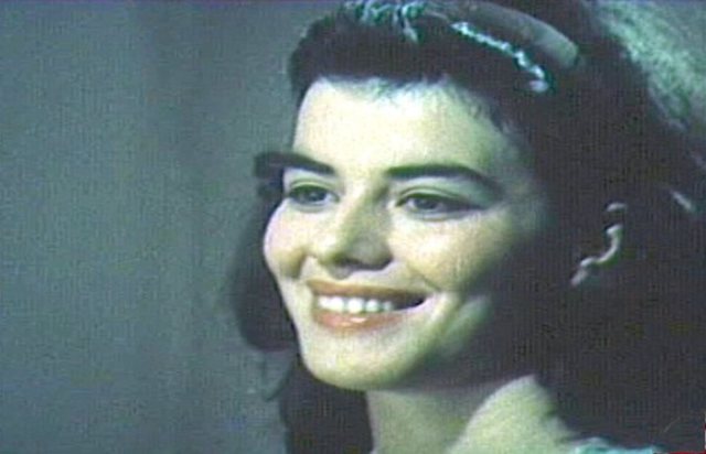 Bëri bujë në rolin e ‘Romeos e Xhuljetës’/ Për kë aktore të njohur shqiptare bëhet fjalë? Në vitin 1983 ka prezantuar Festivalin e 22-të të Këngës në RTSh Bëri bujë në rolin e ‘Romeos e Xhuljetës’/ Për kë aktore të njohur shqiptare bëhet fjalë? Në vitin 1983 ka prezantuar Festivalin e 22-të të Këngës në RTSh