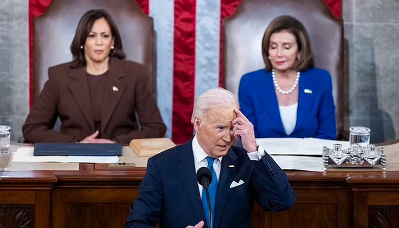 VIDEO/ Presidenti amerikan Biden bën “gafën e madhe” në konferencën e mbajtur për luftën në Ukrainë: Shtanget Kamala Harris dhe ndërhyn menjëherë! Ndizet rrjeti