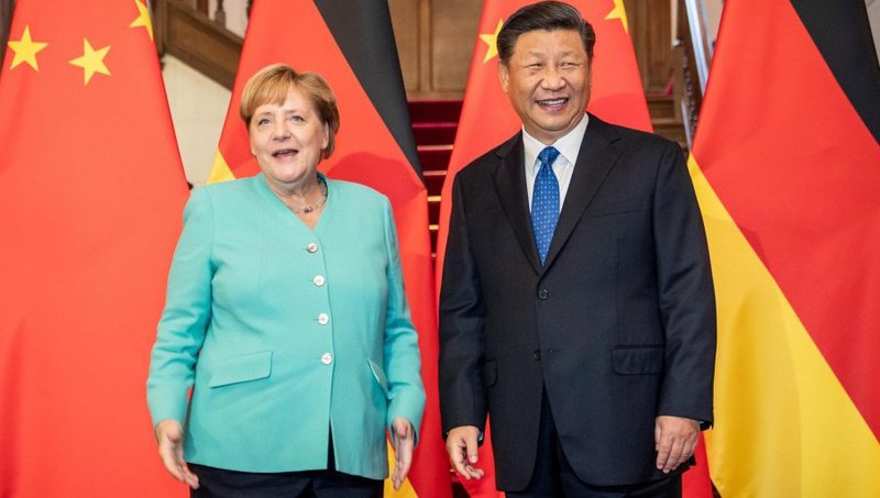 “Angela Merkel ose Xi Jinping mund të ndërmjetësojnë zgjidhjen”! Krahu i djathtë i Putinit del me deklaratën e papritur: Do të jetë shumë e rrezikshme nëse…