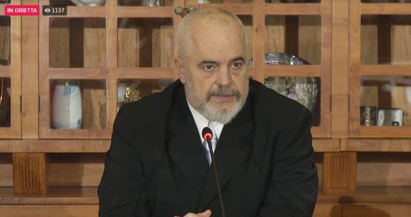 “Jemi në luftë, boll me propozime absurde për heqje taksash”! Rama shpërthen i revoltuar dhe ngre alarmin: Po mbajmë me ‘dhëmbë’ të pandryshuar çmimin e energjisë! “Jemi në luftë, boll me propozime absurde për heqje taksash”! Rama shpërthen i revoltuar dhe ngre alarmin: Po mbajmë me ‘dhëmbë’ të pandryshuar çmimin e energjisë!