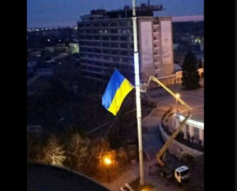 Moment i trishtë! Forcat ruse marrin nën kontroll qytetin e Melitopolit: Ulet flamuri i Ukrainës në sheshin kryesor