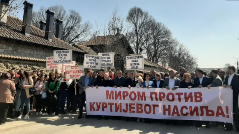 Zgjedhjet e 3 prillit alarmojnë ndërkombëtarët: Frikë nga përshkallëzimi i protestave, ja taktika e Beogradit për destabilizim të Kosovës Zgjedhjet e 3 prillit alarmojnë ndërkombëtarët: Frikë nga përshkallëzimi i protestave, ja taktika e Beogradit për destabilizim të Kosovës