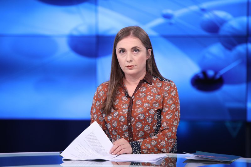 “Po vij në Tiranë, e kam mbushur makinën me slienciatorë e kallasha”?! Anila Hoxha plas skandalin: Si i shpëtoi trafikanti policisë, u arrestua vetëm për testin fals të COVID “Po vij në Tiranë, e kam mbushur makinën me slienciatorë e kallasha”?! Anila Hoxha plas skandalin: Si i shpëtoi trafikanti policisë, u arrestua vetëm për testin fals të COVID