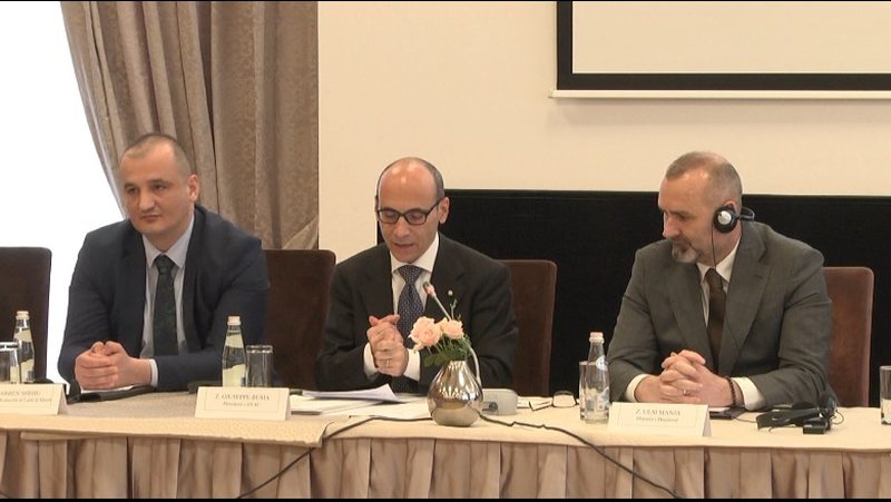 Kreu i anti-korrupsionit italian thirrje drejtësisë shqiptare: Monitoroni dhe shpallini luftë politikanëve të korruptuar