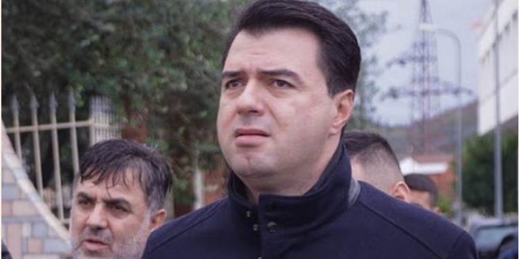 Komisionerët braktisin Bashën, KQZ dërgon anëtarët e saj rezervë në qendrat e votimit në Vorë Komisionerët braktisin Bashën, KQZ dërgon anëtarët e saj rezervë në qendrat e votimit në Vorë