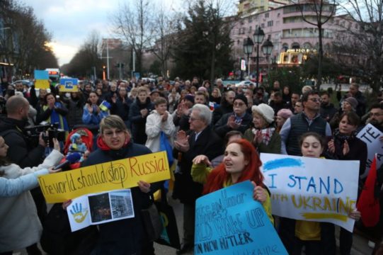 Protesta dhe psikologjia e kundërt, të bëhesh me Putin-in pa e ditur