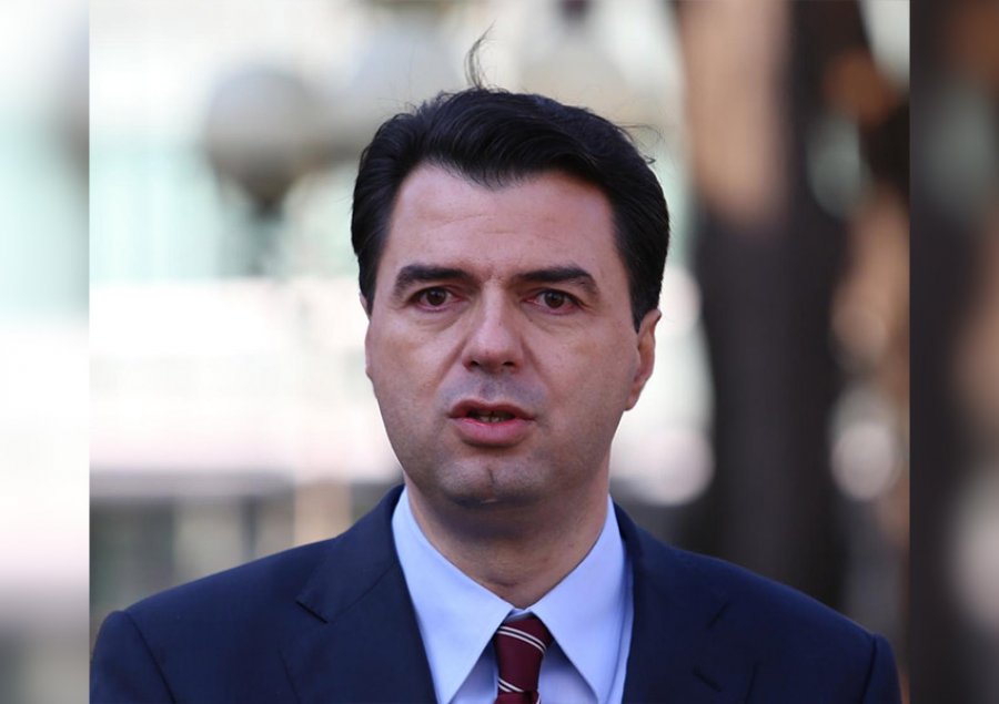 Përfaqësuesit e Shkodrës, “qesharakët” që ende vajtojnë Bashen! Përfaqësuesit e Shkodrës, “qesharakët” që ende vajtojnë Bashen!