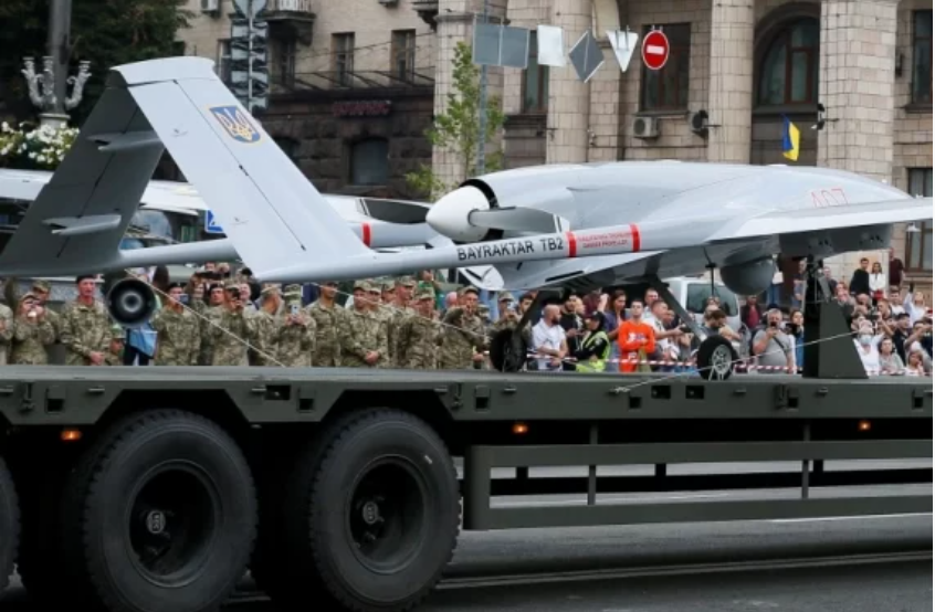 Bayraktar, një “shkop magjik” nga Turqia në duart e ukrainasve Bayraktar, një “shkop magjik” nga Turqia në duart e ukrainasve