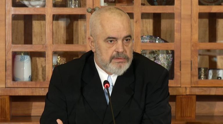 Rama zbulon SMS që i erdhi nga Brukseli: Kush qendron pas protestave në Tiranë? Rama zbulon SMS që i erdhi nga Brukseli: Kush qendron pas protestave në Tiranë?