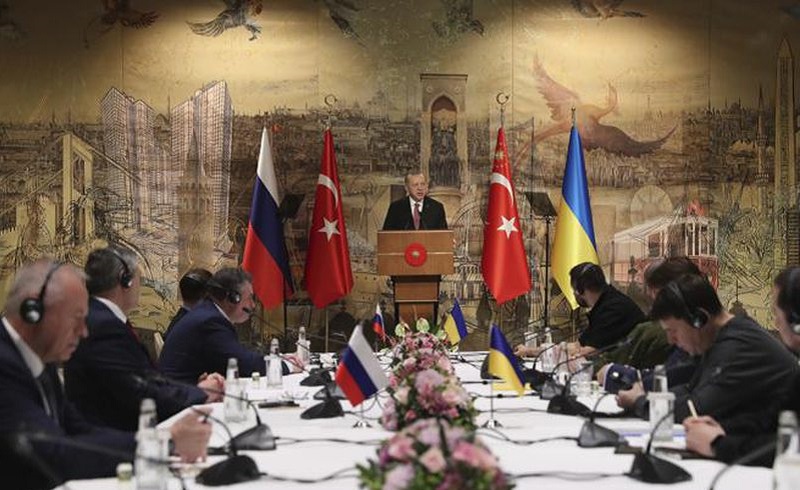 Bisedimet për armëpushim mes Rusisë dhe Ukrainës: Palët premtojnë neutralitet dhe ndalim të aktivitetit ushtarak Bisedimet për armëpushim mes Rusisë dhe Ukrainës: Palët premtojnë neutralitet dhe ndalim të aktivitetit ushtarak