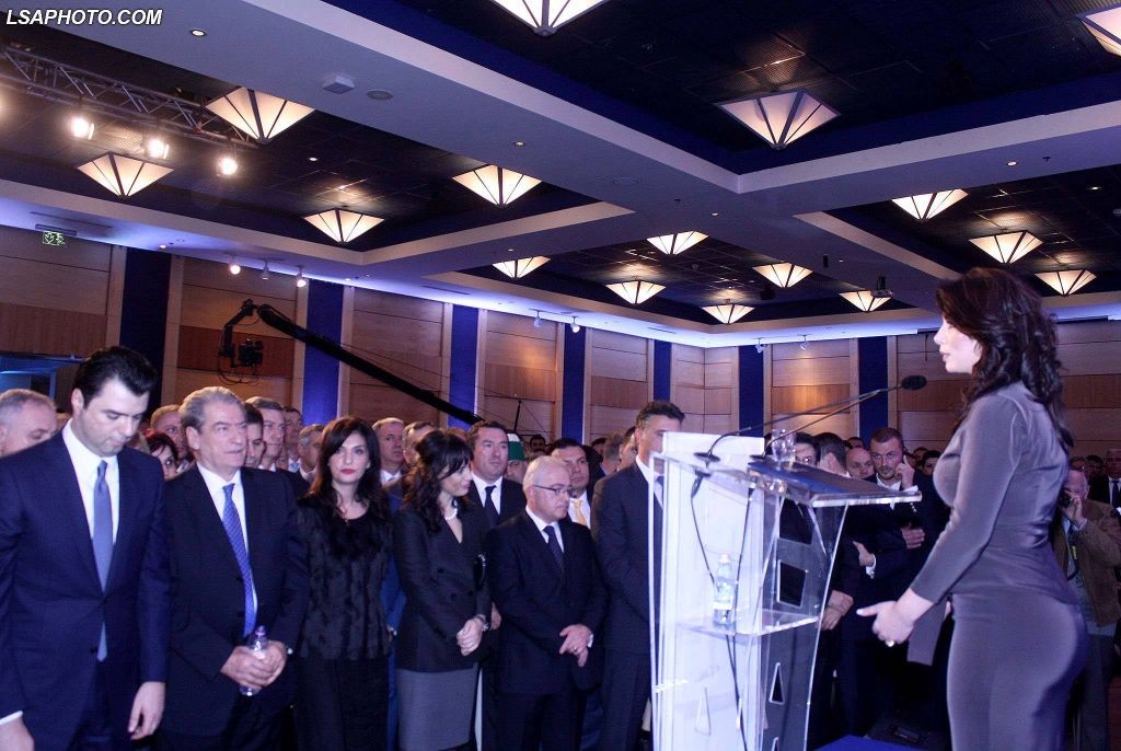 Përplasjet në PD: Grida Duma “rivalizon” kolegun Berisha, lëvizje për t’i zënë vendin Bashës Përplasjet në PD: Grida Duma “rivalizon” kolegun Berisha, lëvizje për t’i zënë vendin Bashës