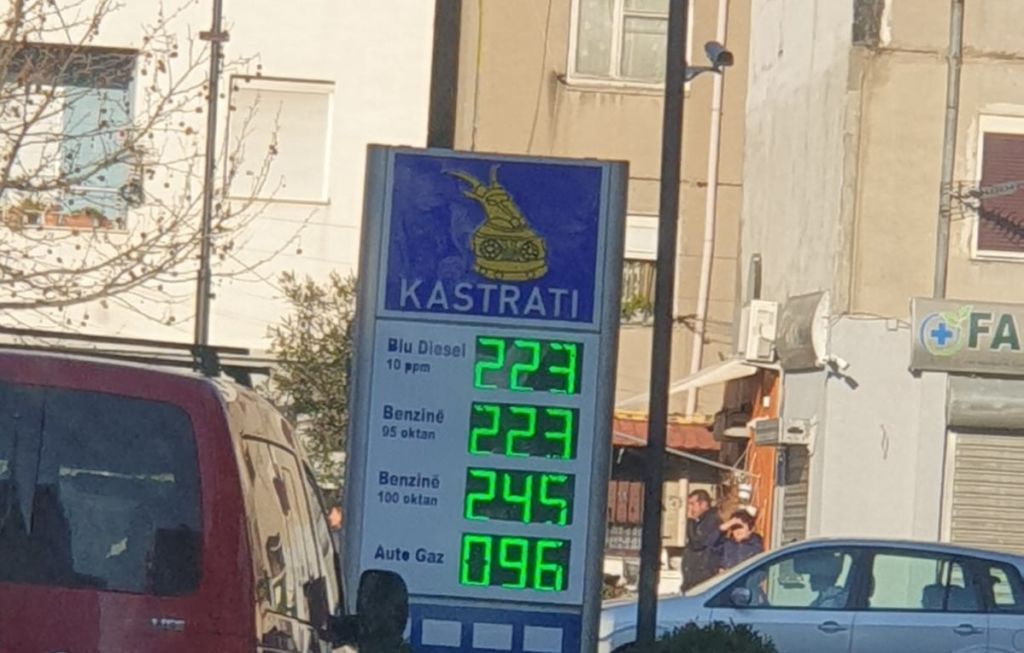 Çmimet e naftës zbresin në 223 lekë për litër Çmimet e naftës zbresin në 223 lekë për litër