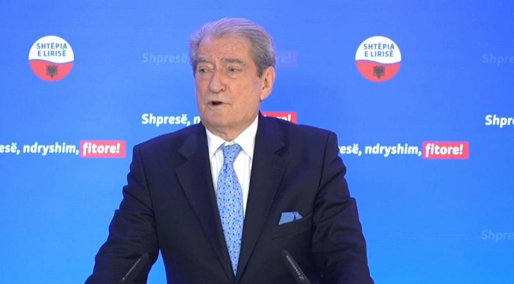 Non grata kërkon rikthimin: 70% e shqiptarëve më duan, do të garojë për kryetar të PD