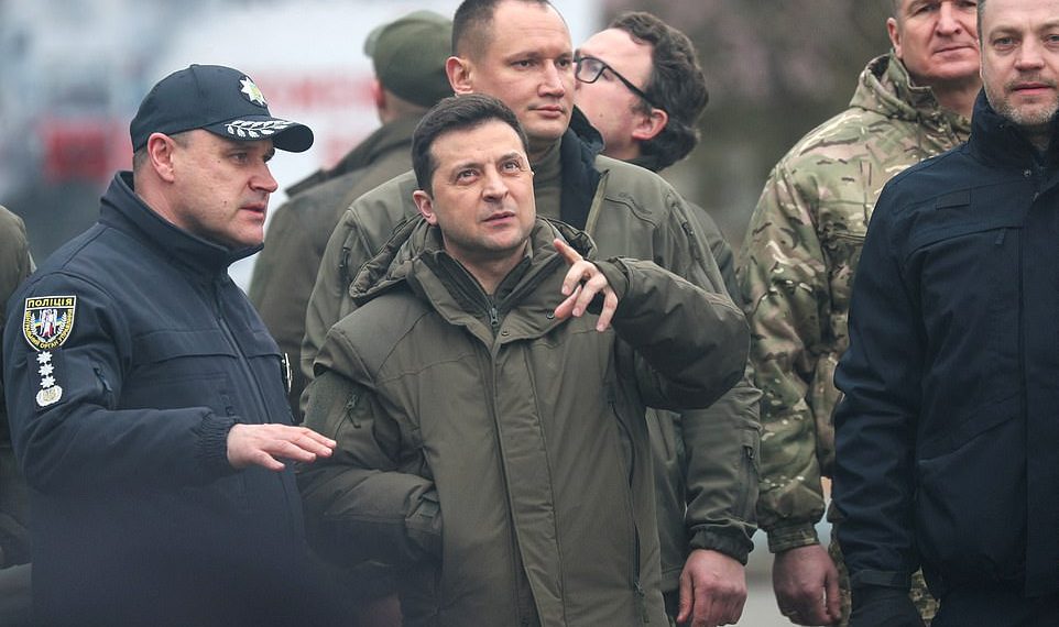 Zelensky-Biden: Jo sanksione për Abramovich, ai mund të ndërmjetësojë!