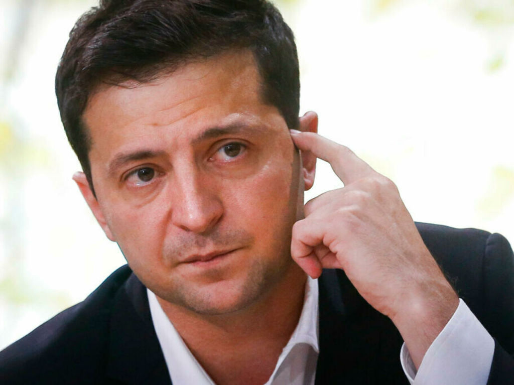 Zelensky: Raketat ruse shkatërruan plotësisht aeroportin e Vinnytsia-s