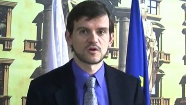 U arrestua si i përfshirë në skandalin e inceneratorëve: Zbardhet e shkuara e errët në SHBA e ish-drejtorit të lartë U arrestua si i përfshirë në skandalin e inceneratorëve: Zbardhet e shkuara e errët në SHBA e ish-drejtorit të lartë