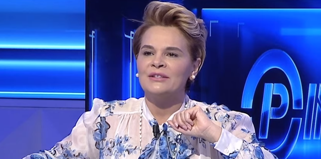 I publikuan foton që çmendi rrjetin, reagon Monika Kryemadhi dhe bën komentin epik: Thoni shyqyr që jam…