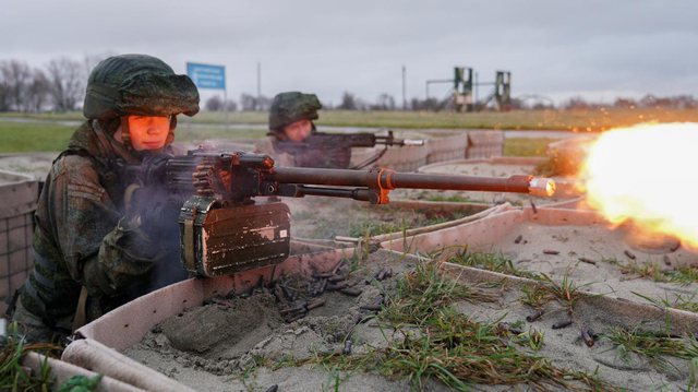 Ish-ambasadori shqiptar në mbështetje të Putinit: Publikon video PRO rusëve Ish-ambasadori shqiptar në mbështetje të Putinit: Publikon video PRO rusëve