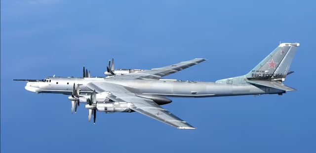 Piloti jashtë shërbimi tenton të rrëzojë avionin e pasagjerëve në SHBA Piloti jashtë shërbimi tenton të rrëzojë avionin e pasagjerëve në SHBA