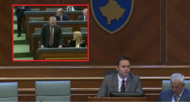Debate dhe përplasje në Parlamentin kosovar! Deputeti nuk përmbahet: Ah i’u q**** robtë! Debate dhe përplasje në Parlamentin kosovar! Deputeti nuk përmbahet: Ah i’u q**** robtë!