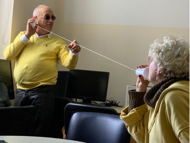 Artan Fuga: Deputetët që s’iu bashkuan Berishës, të dorëzojnë mandatet se s’kanë këllqe. Mos të rrinë si hunjë gardhi Artan Fuga: Deputetët që s’iu bashkuan Berishës, të dorëzojnë mandatet se s’kanë këllqe. Mos të rrinë si hunjë gardhi