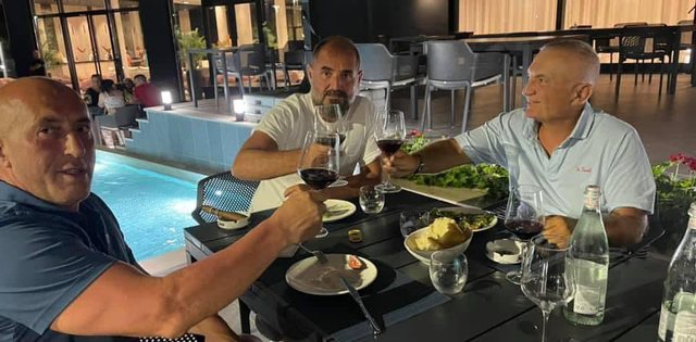 Mediat e Ilir Metës e bënë kandidat për president të Shqipërisë! Revoltohet Ramush Haradinaj: Shpifje ordinere, nga mercenarët e Tiranës Mediat e Ilir Metës e bënë kandidat për president të Shqipërisë! Revoltohet Ramush Haradinaj: Shpifje ordinere, nga mercenarët e Tiranës