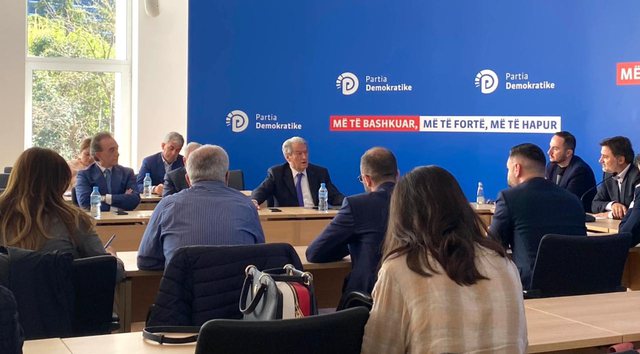 Nga përplasja e Berishës me Alibeajn, te sulmet e Nokës ndaj Bardhit/ Zbardhet debati me dyer të mbyllura në Grupin e PD: Ti je gënjeshtar, as skuqesh e as zverdhesh