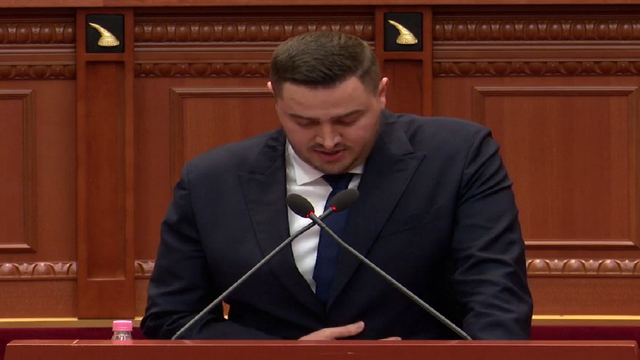 I ati u shpall ‘non grata’, Ornaldo Rakipi: Kam 2 fjalë për Bashën, ndryshe nga babai im, ti nuk je burrë! Do apelojmë vendimin e DASH I ati u shpall ‘non grata’, Ornaldo Rakipi: Kam 2 fjalë për Bashën, ndryshe nga babai im, ti nuk je burrë! Do apelojmë vendimin e DASH