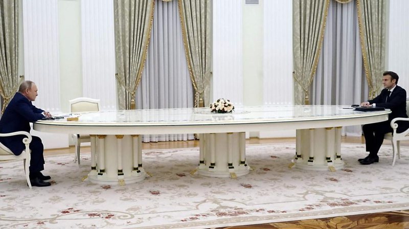 “Negocioi me Hitlerin”! Pas përfundimit të takimit, Polonia akuzon rëndë Macron për komunikimin me Putinin: Me kriminelët… “Negocioi me Hitlerin”! Pas përfundimit të takimit, Polonia akuzon rëndë Macron për komunikimin me Putinin: Me kriminelët…