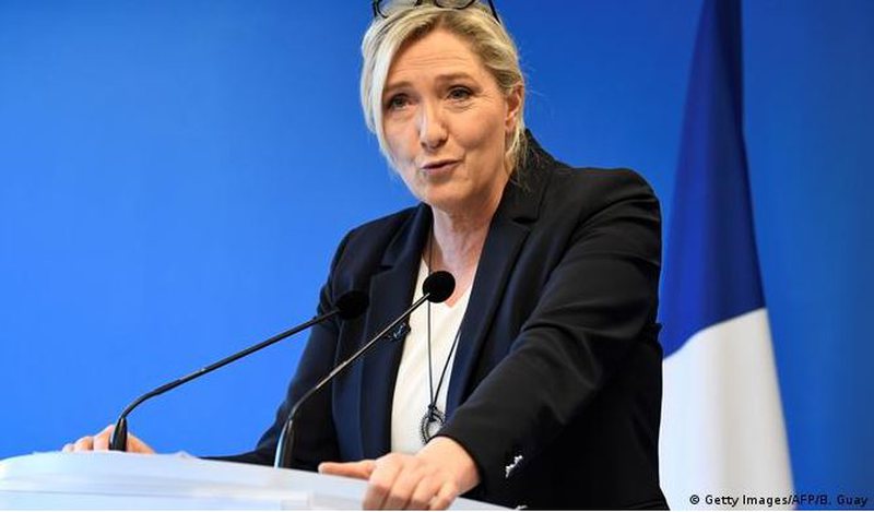 “Ne do të fitojmë”! Marine Le Pen flet për herë të parë pas kalimit në raundin e dytë të zgjedhjeve presidenciale, zotohet se… “Ne do të fitojmë”! Marine Le Pen flet për herë të parë pas kalimit në raundin e dytë të zgjedhjeve presidenciale, zotohet se…
