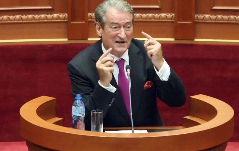 Socialistët masakrojnë Berishën dhe e cilësojnë gjeneral të vdekur të një ushtrie të gjallë, Alibeaj përplaset me Felajn, Xhaçka me Shehajn