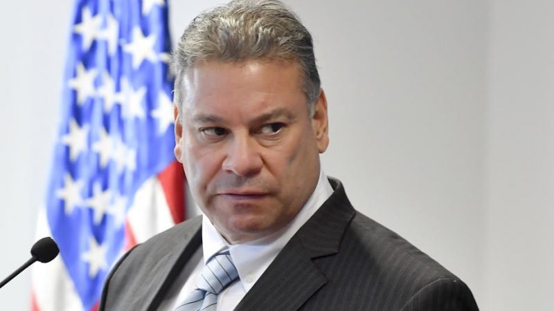 Escobar dhe zyrtari i Thesarit Amerikan: Nuk ndëshkojmë vetëm ata që kanë ikur nga pushteti, por edhe ata që kërcënojnë me destabilizimin e rajonit dhe janë të korruptuar