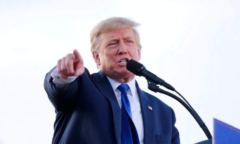 Gjobitet ish-presidenti Donald Trump, zbulohet çfarë ka bërë Gjobitet ish-presidenti Donald Trump, zbulohet çfarë ka bërë