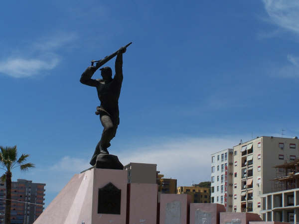 Sot 7 Prill dita e pushtimit fashist! Xhafa: Ahmet Zogu tradhtar, ishte në dijeni që Shqipëria do pushtohej nga Italia më 7 prill 1939 por u arratis si kaçak! Sot 7 Prill dita e pushtimit fashist! Xhafa: Ahmet Zogu tradhtar, ishte në dijeni që Shqipëria do pushtohej nga Italia më 7 prill 1939 por u arratis si kaçak!