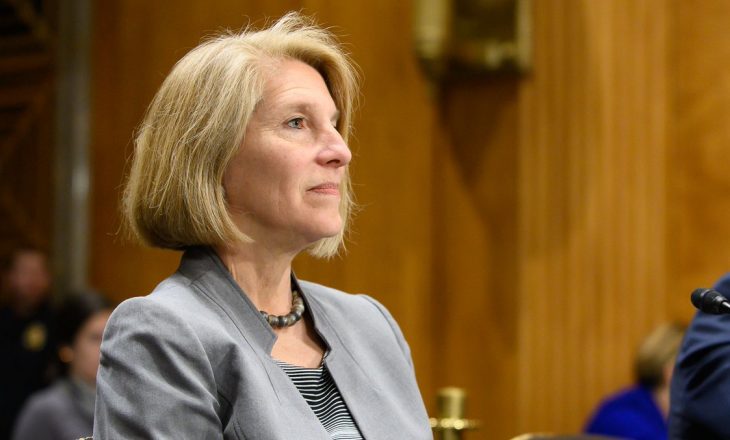 Mesazh për të sanksionuarit nga SHBA? Zyrtarja e lartë e DASH viziton Shqipërinë, ambasadorja Kim: Lufta kundër korrupsionit, e nevojshme! Ja axhenda e saj