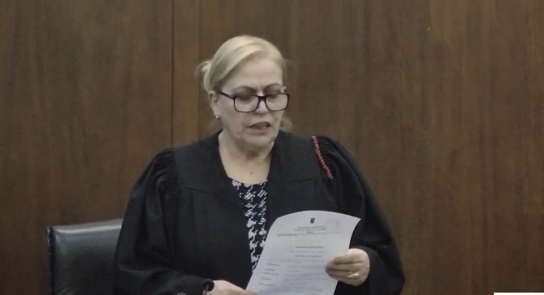 Një gjyq për një shtëpi/ U shkarkua si e korruptuar nga KPK, Fida Osmani pazare me paratë e korrupsionit për të shpëtuar nga KPA. Bashkëshorti sekser, pastrim parash, fshehje pasurie e gjyqe në avion