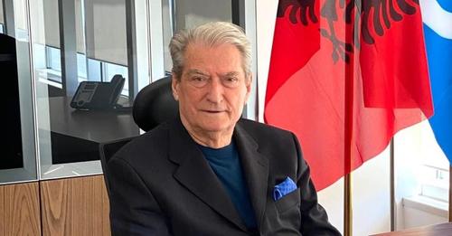 Sali Berisha braktis zyrën luksoze që s’dihet kush ia paguante dhe transferohet tek SHQUP, “Foltorja” zapton dhe zyrën e Alibeajt Sali Berisha braktis zyrën luksoze që s’dihet kush ia paguante dhe transferohet tek SHQUP, “Foltorja” zapton dhe zyrën e Alibeajt