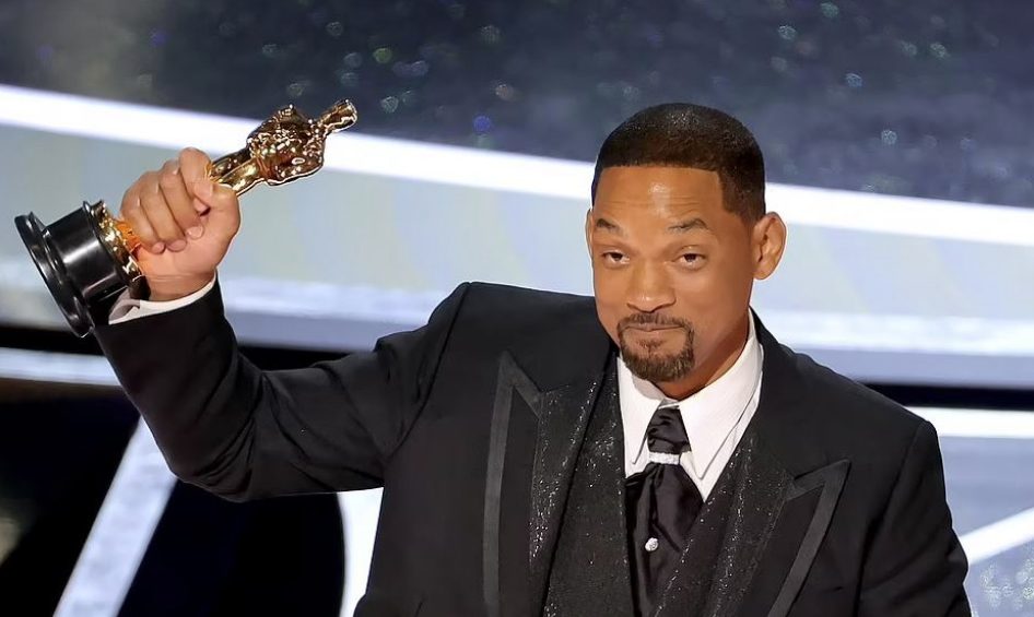 Pas ngjarjes së bujshme në “Oscars 2022” Will Smith dërgohet në një… Pas ngjarjes së bujshme në “Oscars 2022” Will Smith dërgohet në një…