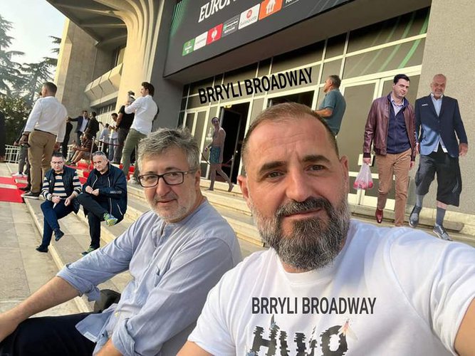 FOTOT/ Tifozët e kamufluar, që nxitën trazira në “Air Albania” FOTOT/ Tifozët e kamufluar, që nxitën trazira në “Air Albania”