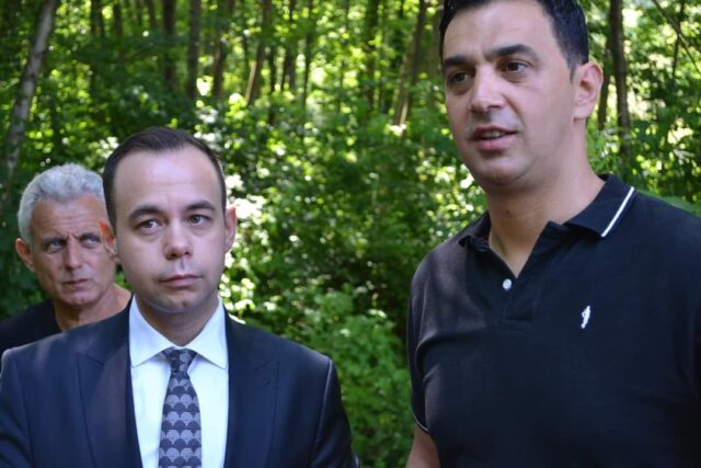 Në Spanjë i akuzuar për vjedhje, në Laç 9 vite drejtor i Ujësjellësit! Alfred Prodani pritet të dalë sot para Gjykatës së Lezhës Në Spanjë i akuzuar për vjedhje, në Laç 9 vite drejtor i Ujësjellësit! Alfred Prodani pritet të dalë sot para Gjykatës së Lezhës