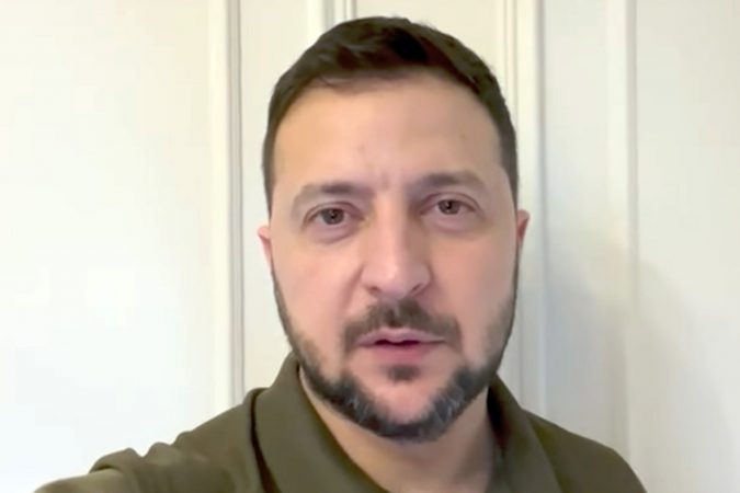 Zelensky në delir sikur të ketë fituar luftën! Falënderon Orkestrën Kalush të Ukrainës për fitoren e “dhuruar” në Eurovision Zelensky në delir sikur të ketë fituar luftën! Falënderon Orkestrën Kalush të Ukrainës për fitoren e “dhuruar” në Eurovision