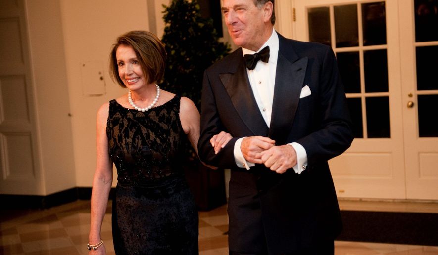 Vendoset në pranga bashkëshorti i Kryetares së Dhomës së Përfaqësuesve në SHBA, Nancy Pelosit Vendoset në pranga bashkëshorti i Kryetares së Dhomës së Përfaqësuesve në SHBA, Nancy Pelosit