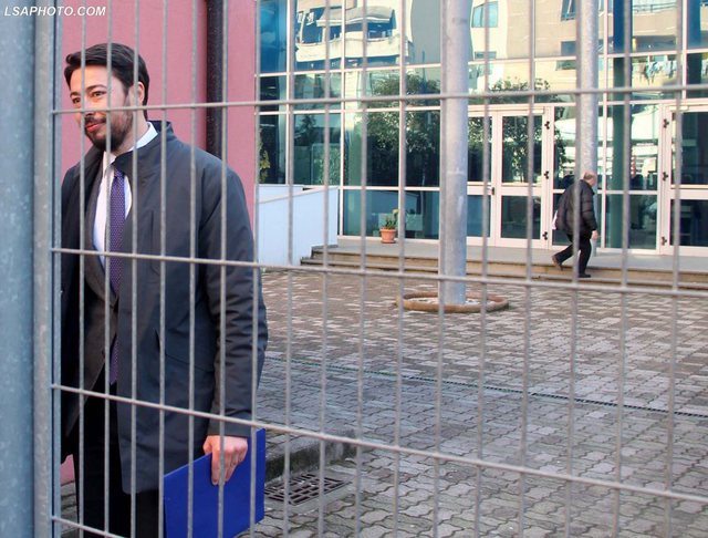 Berisha akuzon për korrupsion! Socialistët e “masakrojnë”: Je i fundit që mund të flasësh! Pse nuk heton SPAK? Djali yt financon TV dhe portale me paratë e viktimave në Gërdec Berisha akuzon për korrupsion! Socialistët e “masakrojnë”: Je i fundit që mund të flasësh! Pse nuk heton SPAK? Djali yt financon TV dhe portale me paratë e viktimave në Gërdec