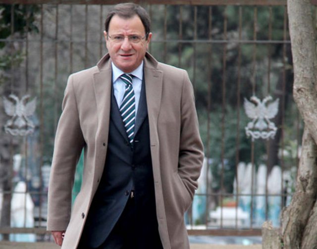 Thellohet skandali me privatizimin e klubit “Partizani”! Ja si dhëndri i Berishës u bë pronar i kompleksit sportiv me vendim të Genc Rulit Thellohet skandali me privatizimin e klubit “Partizani”! Ja si dhëndri i Berishës u bë pronar i kompleksit sportiv me vendim të Genc Rulit