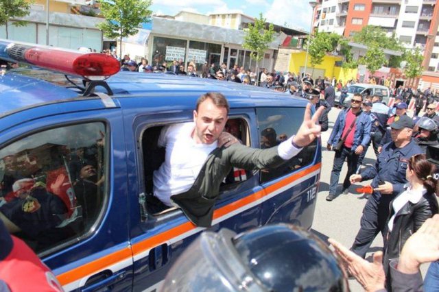 Trimërohet çuni i Fahriut, Klevis Balliu: Të martën do marrim Tiranën! Trimërohet çuni i Fahriut, Klevis Balliu: Të martën do marrim Tiranën!