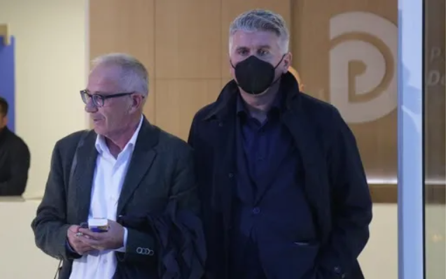 Berisha tërbohet me Gjekmarkajn e Mark Markun: Shqipëria është katandisur kështu për faj të tyre, se thonë më “ha m****” e na tregojnë hallatet Berisha tërbohet me Gjekmarkajn e Mark Markun: Shqipëria është katandisur kështu për faj të tyre, se thonë më “ha m****” e na tregojnë hallatet