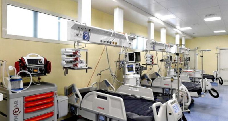 E tmerrshme! 40-vjeçarja hedh vajzën 4-vjeçare nga dritarja e katit të tretë: Arsyeja e pabesueshme E tmerrshme! 40-vjeçarja hedh vajzën 4-vjeçare nga dritarja e katit të tretë: Arsyeja e pabesueshme