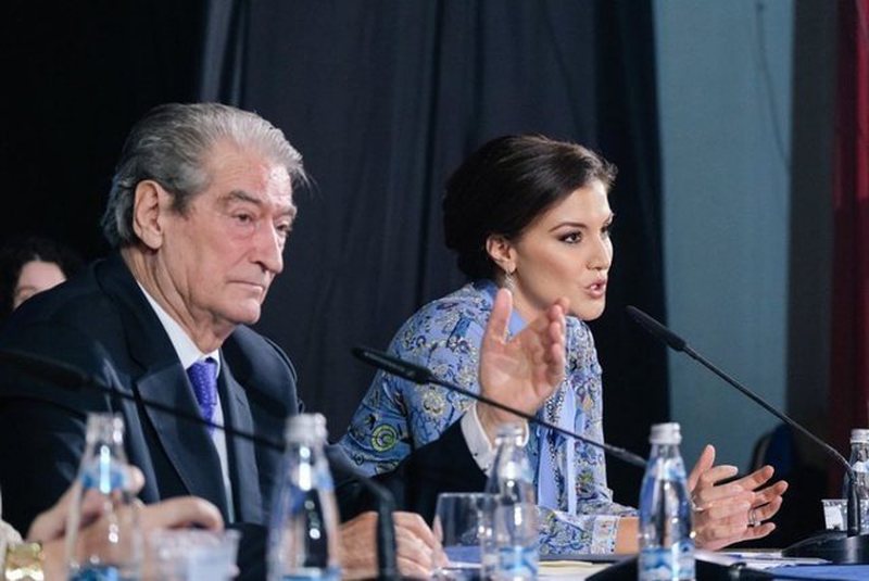 Berisha shpall kandidaturën për kreun e PD dhe sulmon amerikanët: SHBA s’mund të caktojë kryetarin e opozitës, Rama e ktheu SPAK në hanxhar të PS Berisha shpall kandidaturën për kreun e PD dhe sulmon amerikanët: SHBA s’mund të caktojë kryetarin e opozitës, Rama e ktheu SPAK në hanxhar të PS