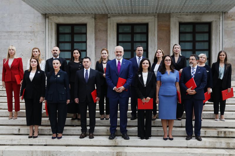 Kodi i ri i Etikës makthi i zyrtarëve!Rama me “dorë të hekurt” ndaj ministrave: Ja çfarë do ndodhë me dhuratat dhe si do sekuestrohen nga qeveria Kodi i ri i Etikës makthi i zyrtarëve!Rama me “dorë të hekurt” ndaj ministrave: Ja çfarë do ndodhë me dhuratat dhe si do sekuestrohen nga qeveria