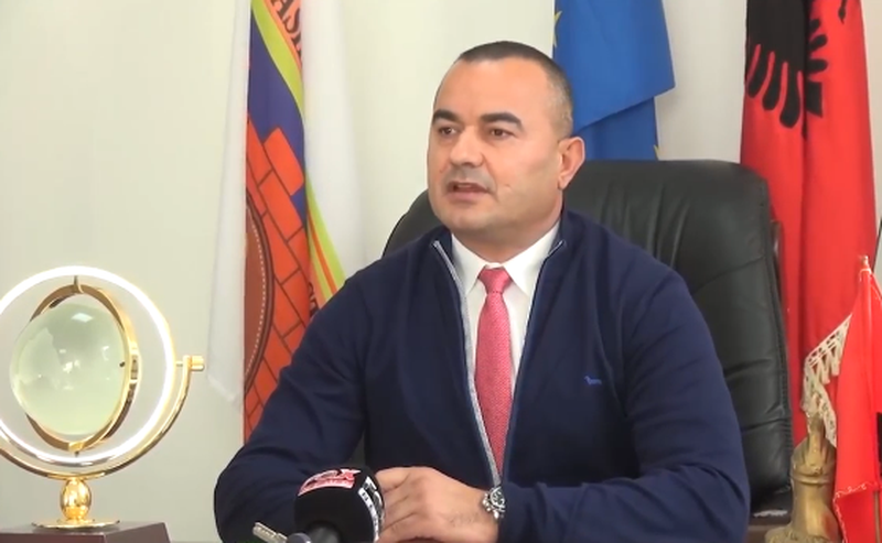 Kapllanaj sulm frontal Berishës: Politikan me shumë fytyra që e meritonte të shpallej “non grata”! Mbështetja e tij në PD lë për të dëshiruar